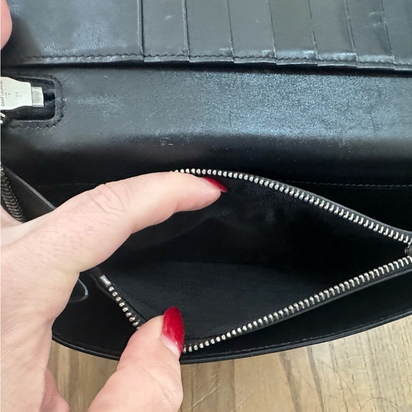 Saint Laurent Black Croc-Embossed Wallet - Picture 9 of 9